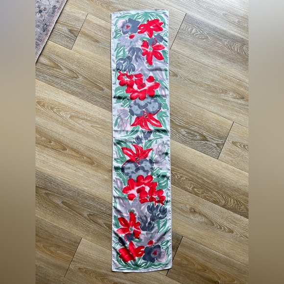 Vera Neumann Vintage Silk Scarf – Floral Rectangular - Picture 2 of 5